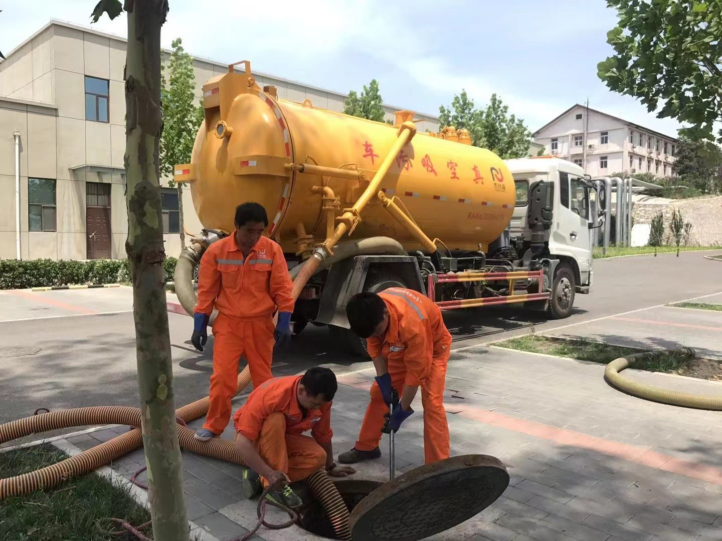 景县化粪池清理与5-8吨吸粪车施工效率分析